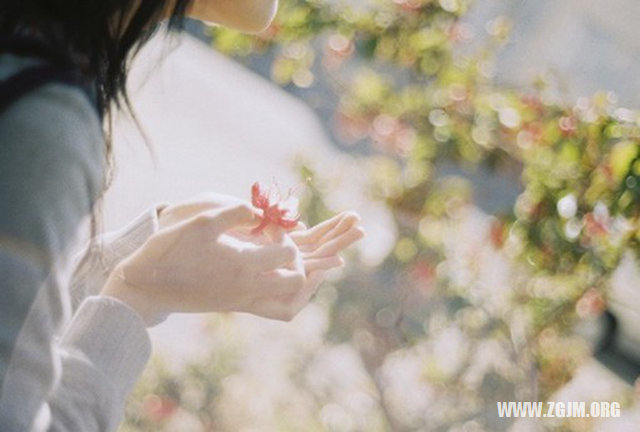 梦见身边的朋友出轨?梦见跟朋友喝酒 梦见被朋