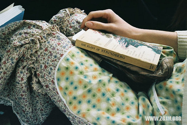 梦见有人从楼上掉下来