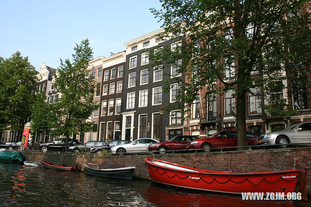 梦见战斗机在天上飞