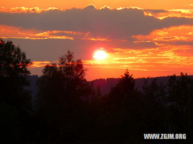 梦见梳子断了_周公解梦梦到梳子断了是什么意