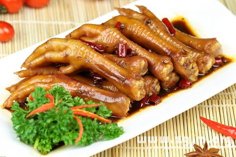 咯咯鸡咯咯鸡是什么歌_鸡棱梗子是什么_吃鸡是什么梗