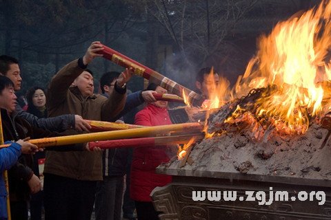 夢見父母燒香著起了火