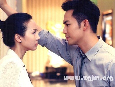 梦境交织，明星、暗恋与超自然现象的微妙交织