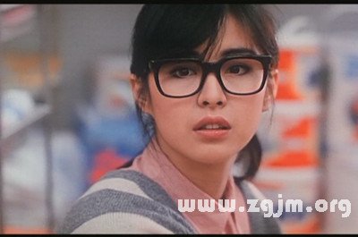 梦见牙缝变大_周公解梦