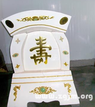 梦见白棺材
