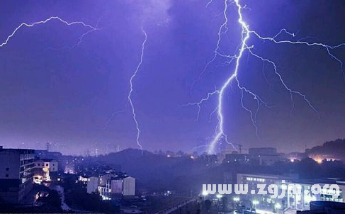 梦见雷电或雷声_周公解梦