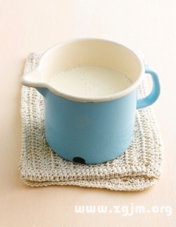 周公解梦，梦见他人饮酸奶——寓意与解析的深度探索