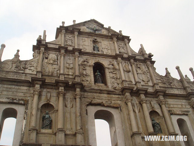 梦见前男友给自己打电话