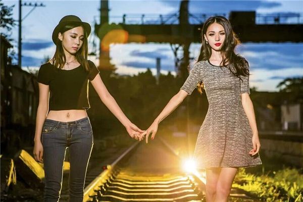 Ab型女性与ab型女性的相处之道 血型性格 Ab型女性与ab型女性的相处之道 血型性格