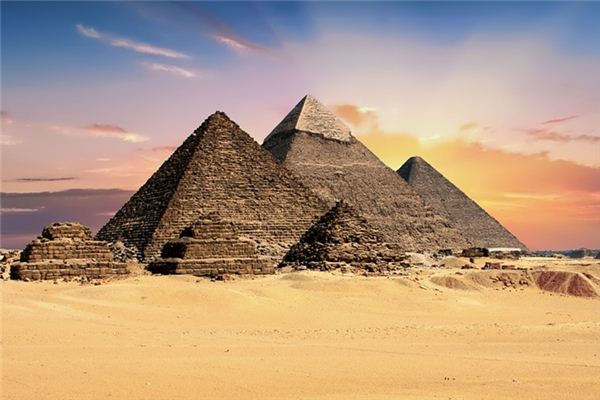 梦见金字塔是什么意思