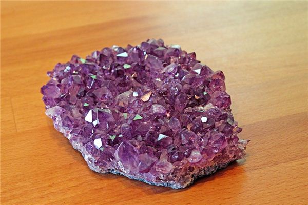 梦见紫宝石是什么意思