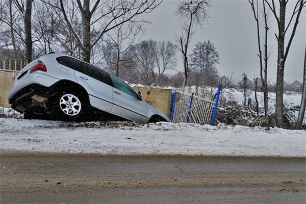 梦境的启示，梦见别人给我新车钥匙的深层含义解析