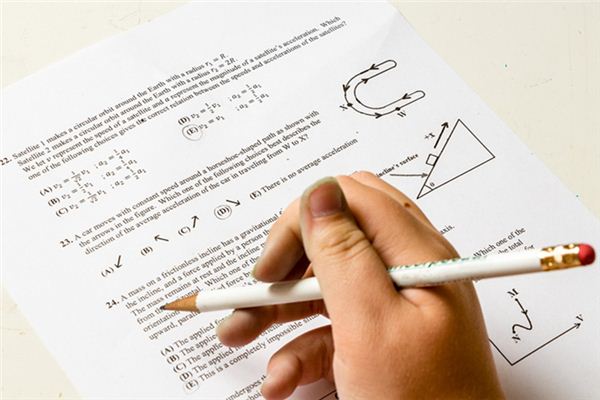 梦境的迷思，解析梦见考试答卷答不上，把卷子撕了的深层含义