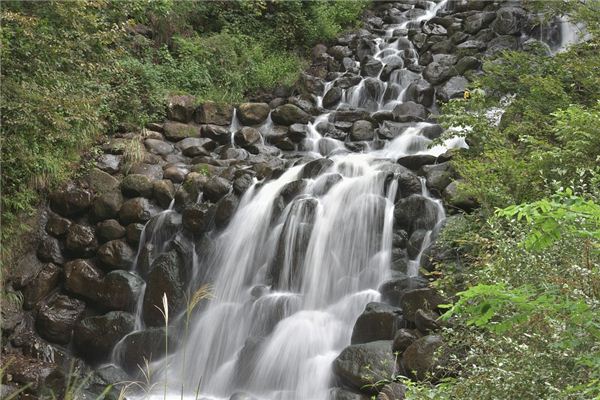 夢見山中流水