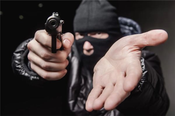 周公解梦，梦见老人生孩子的深层寓意与心理解析