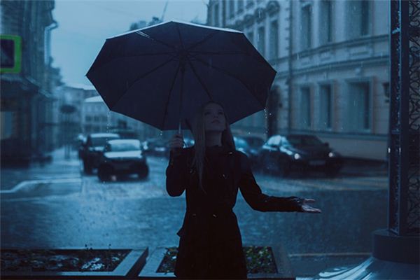 梦见孕妇下雨是什么意思