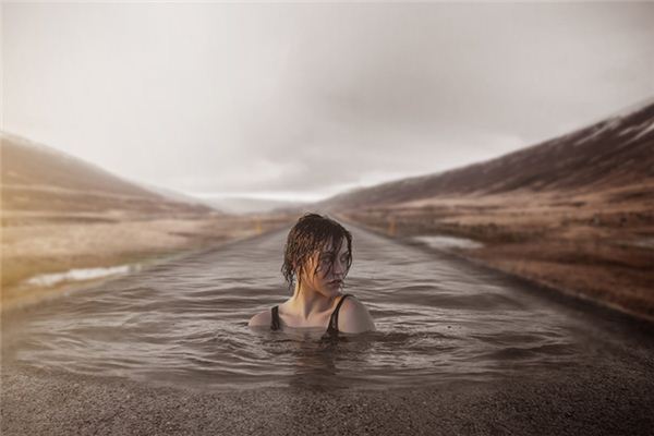 昨晚做梦梦到自己掉水里了，这究竟意味着什么？