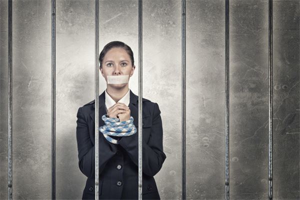 梦境探秘,梦见别人进监狱看别人的深层含义与心理解析 梦境探秘,梦见别人进监狱看别人的深层含义与心理解析