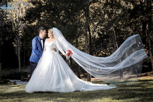 梦中双影,解析我梦见自己结婚,婚礼上却有两个陌生新郎的深层含义 梦中双影,解析我梦见自己结婚,婚礼上却有两个陌生新郎的深层含义