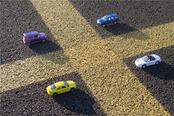 梦境追索，为何我们会梦见追赶汽车？