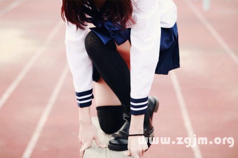 梦见女同学来我家是什么意思 梦见女同学来我家有什么预兆
