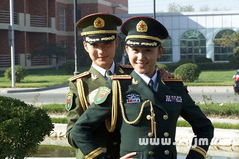 梦见军装 军服是什么意思 梦见军装 军服有什么预兆