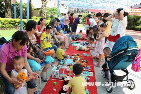 梦见与人交换东西是什么意思 梦见与人交换东西有什么预兆