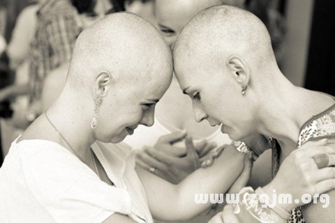 梦见头发掉光是什么意思 梦见头发掉光有什么预兆