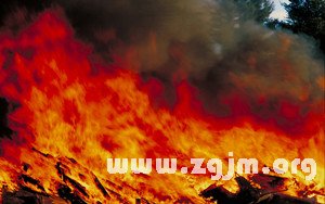 梦见自己衣服着火了，一场梦境的深层解析与心理启示