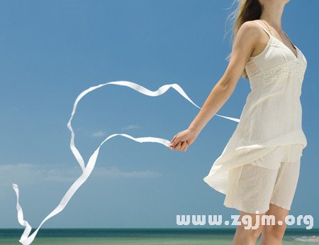 梦境解析，梦见别人穿白色衣服的深层含义