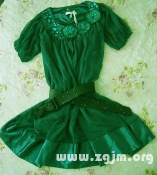 梦见穿绿裙子