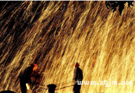 梦境的警钟，梦到厨房着火——周公解梦的深层解析