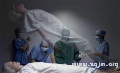 梦见活着的亲人死了尸体躺在棺材里，梦境背后的深层含义与心理解析