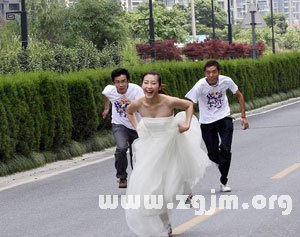 梦境解析,为何会梦到在前夫家被家人排挤并赶出? 梦境解析,为何会梦到在前夫家被家人排挤并赶出?