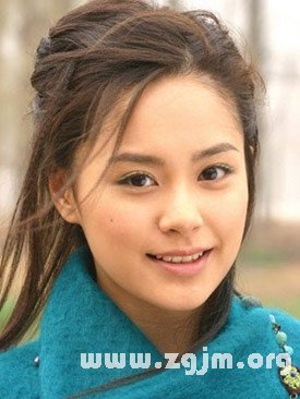 钟欣桐、张惠妹痣